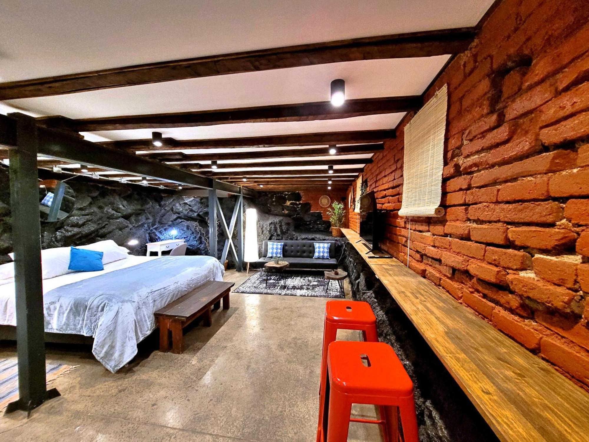 Maki Hostels & Suites 발파라이소 외부 사진