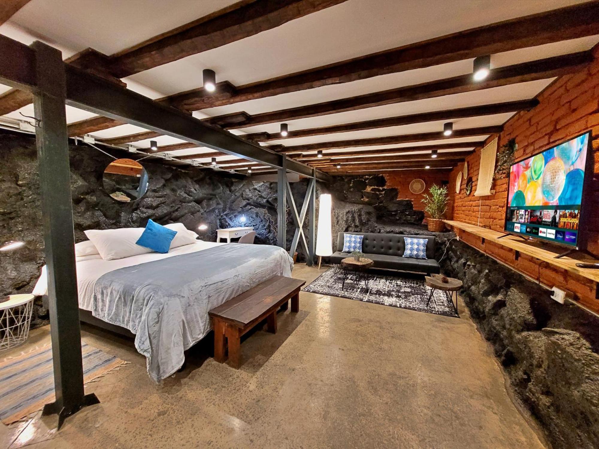Maki Hostels & Suites 발파라이소 외부 사진