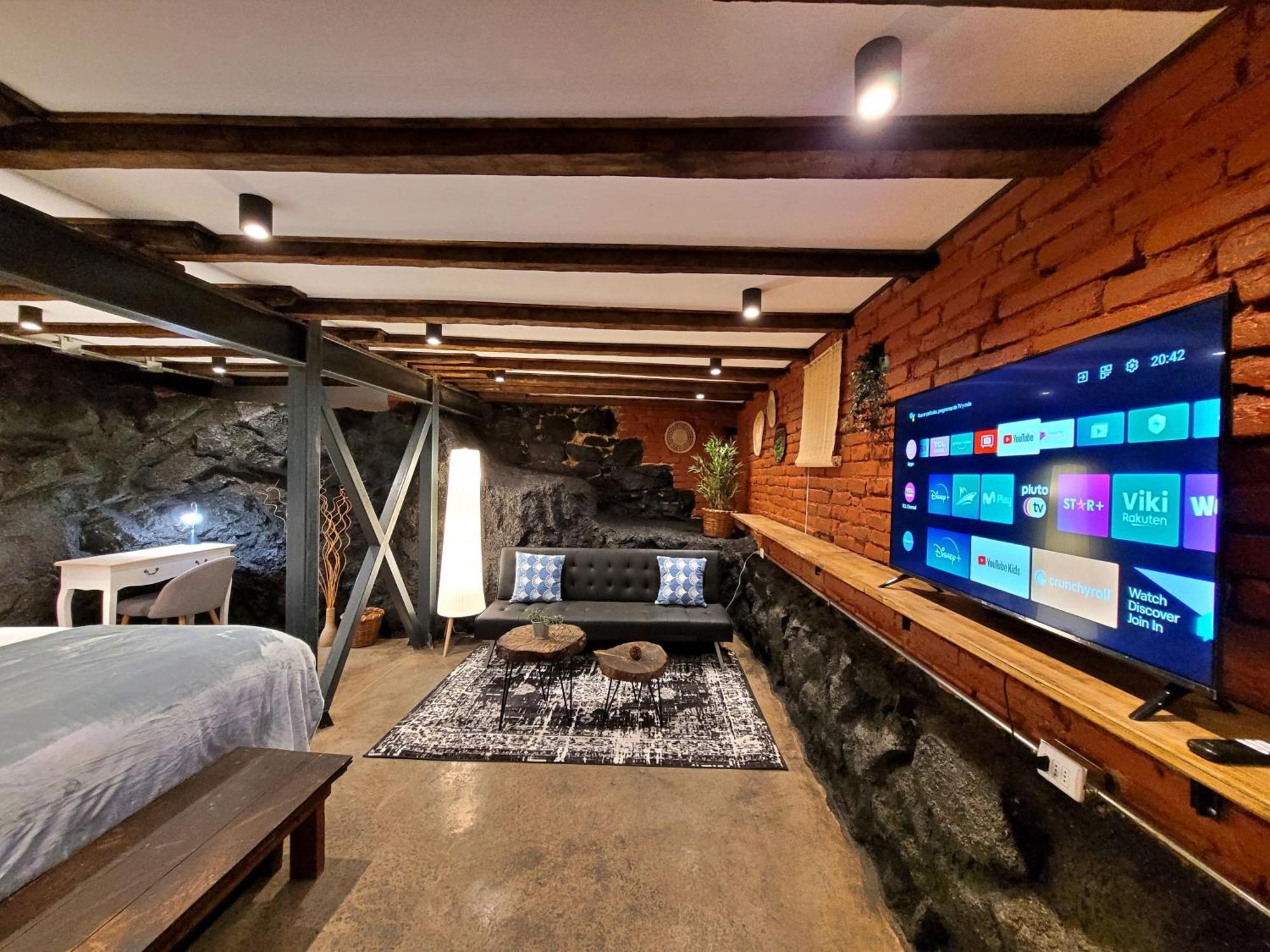 Maki Hostels & Suites 발파라이소 외부 사진