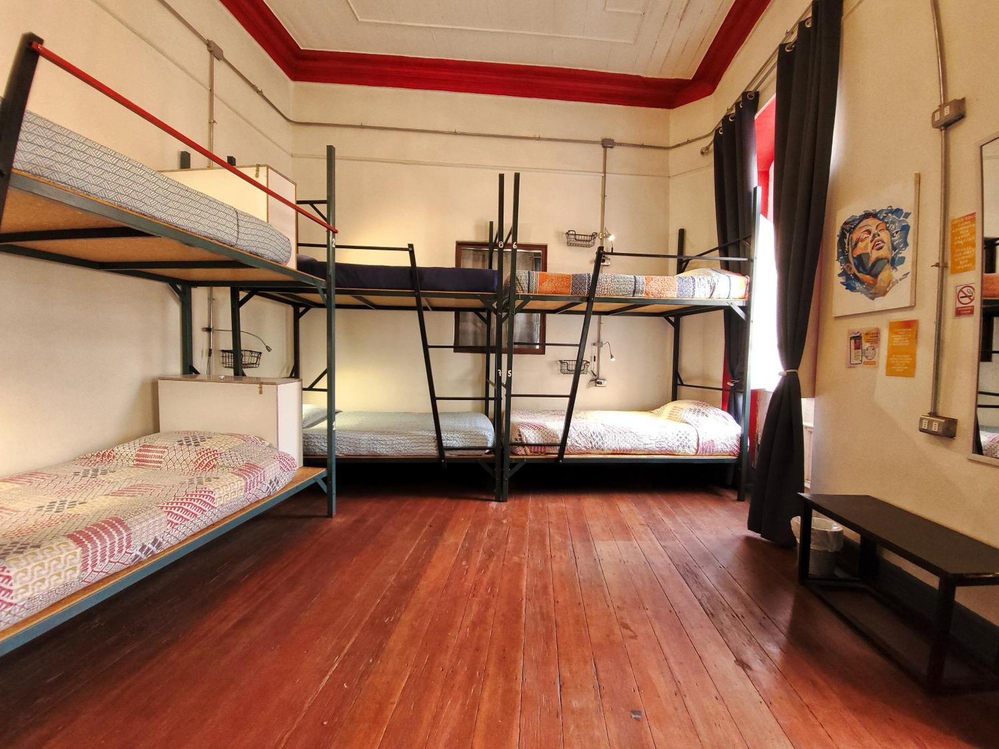 Maki Hostels & Suites 발파라이소 외부 사진