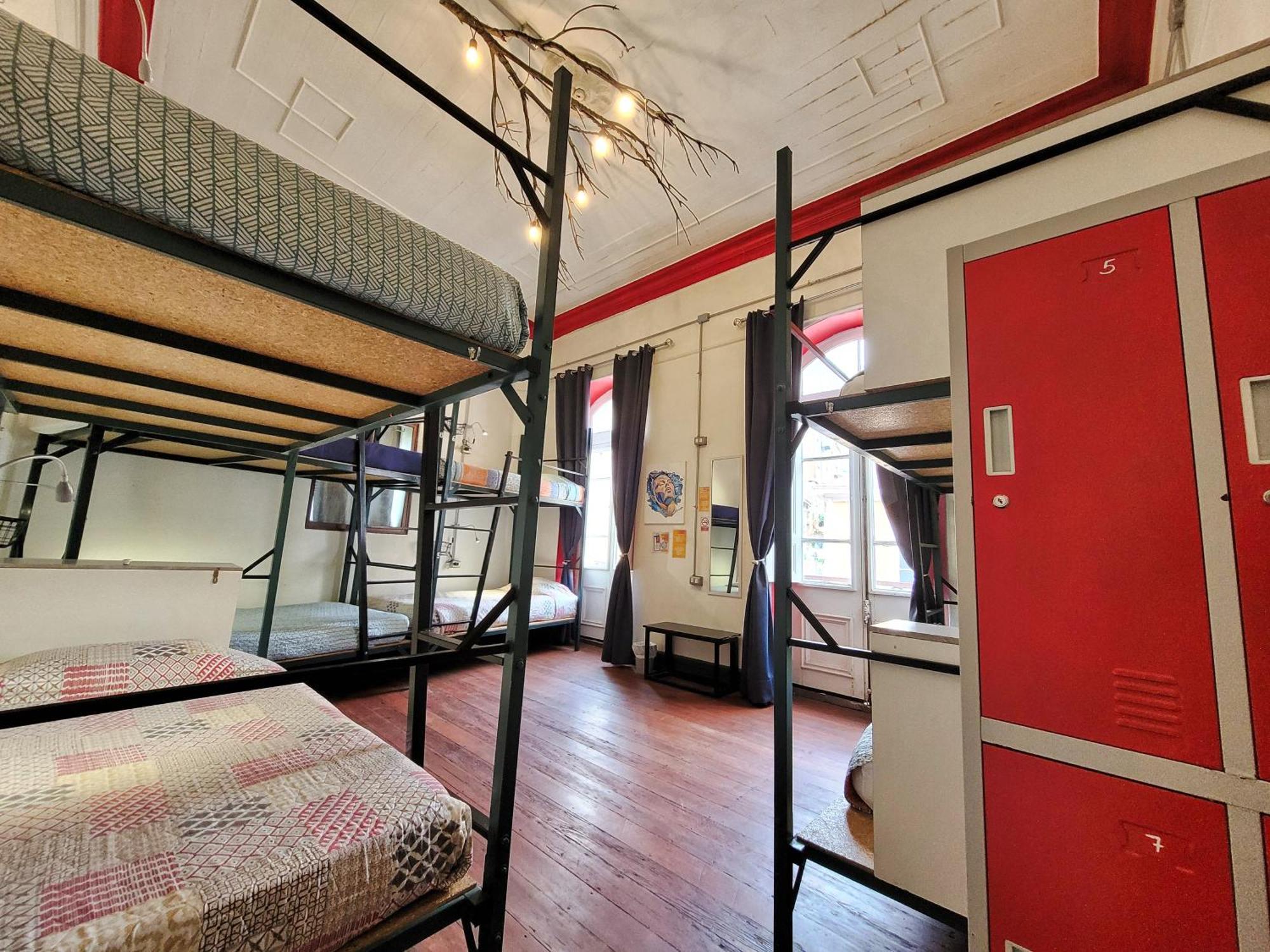 Maki Hostels & Suites 발파라이소 외부 사진
