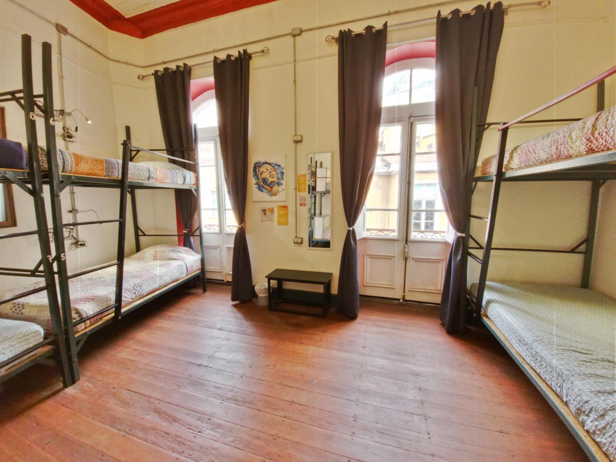 Maki Hostels & Suites 발파라이소 외부 사진