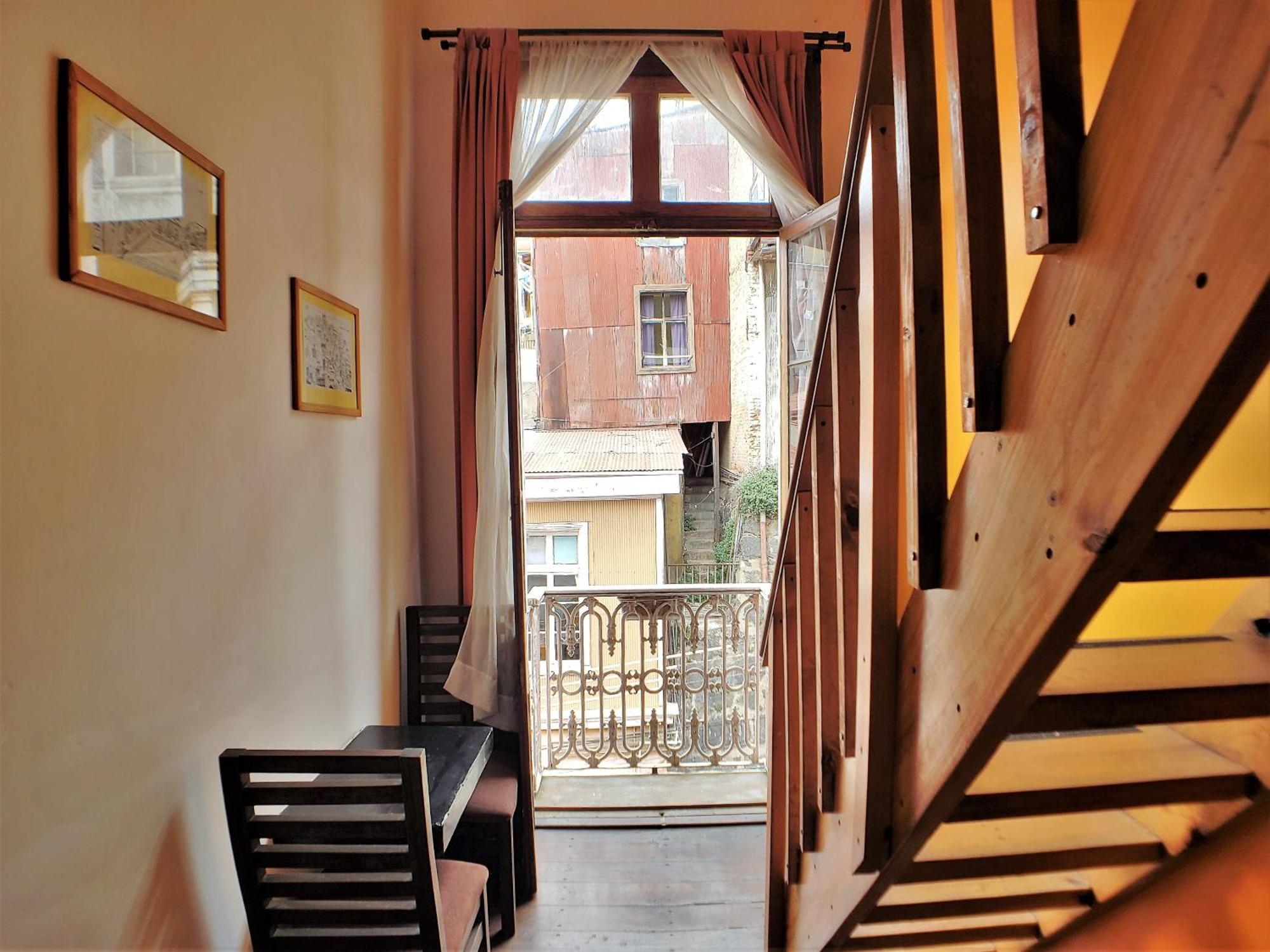 Maki Hostels & Suites 발파라이소 외부 사진