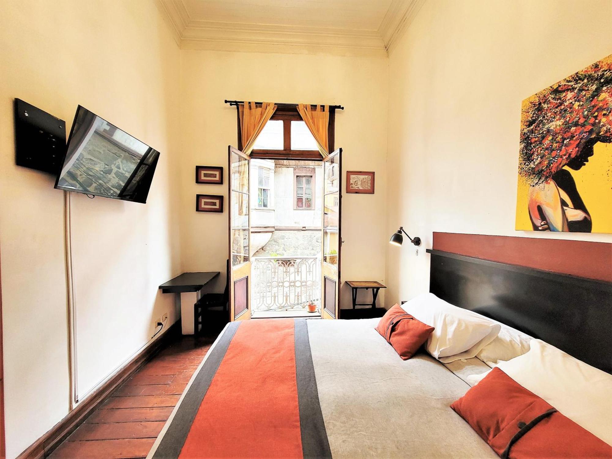 Maki Hostels & Suites 발파라이소 외부 사진