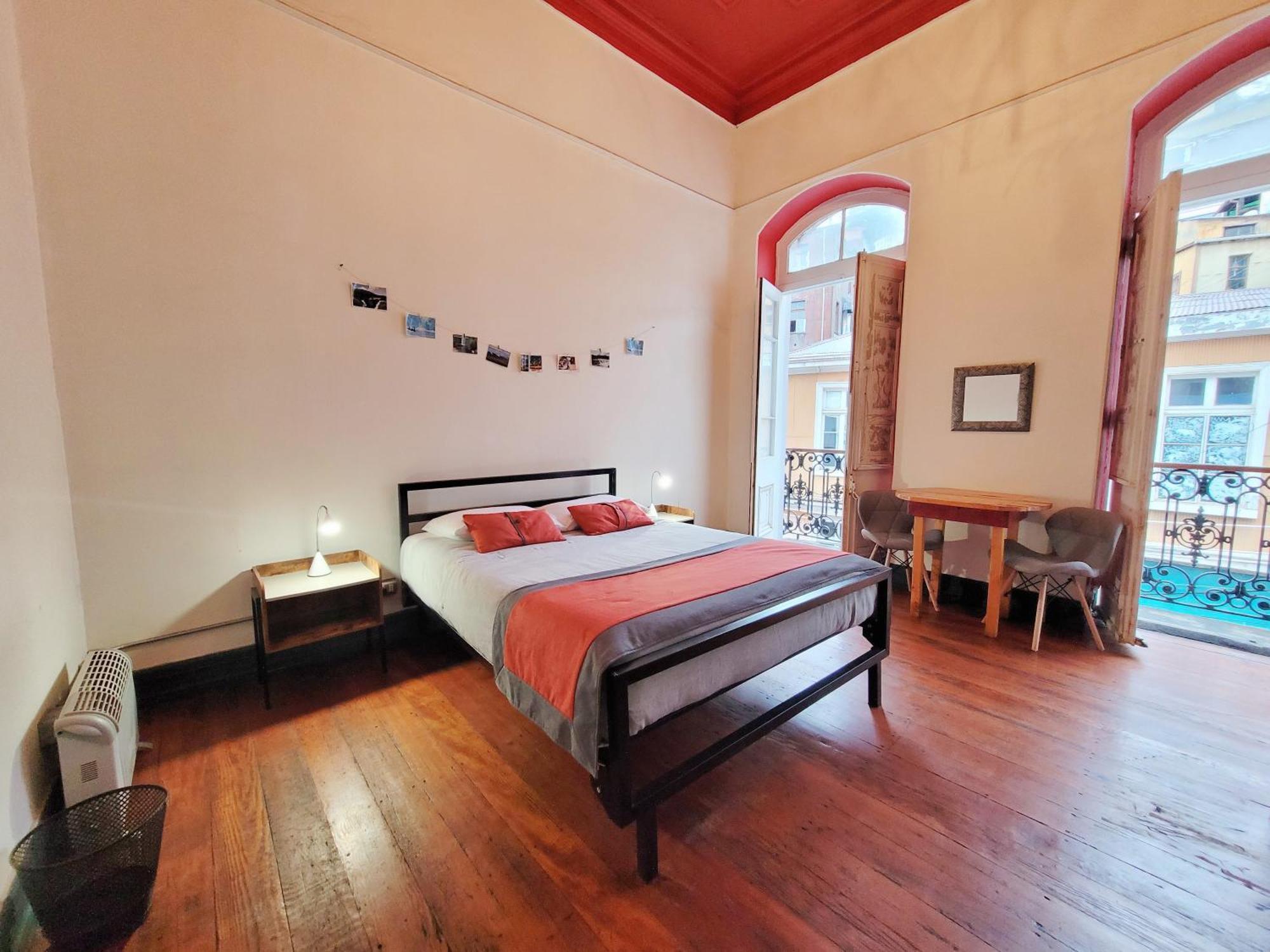 Maki Hostels & Suites 발파라이소 외부 사진