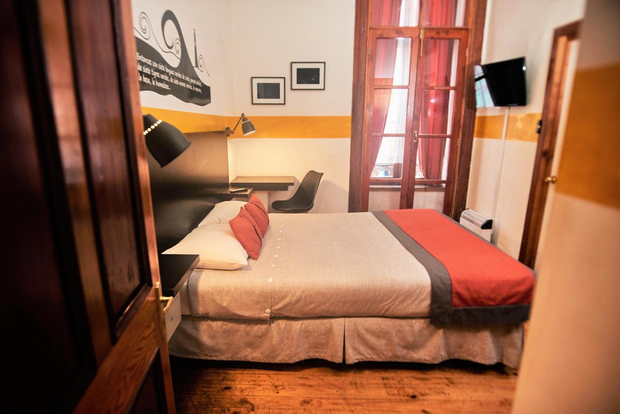 Maki Hostels & Suites 발파라이소 외부 사진