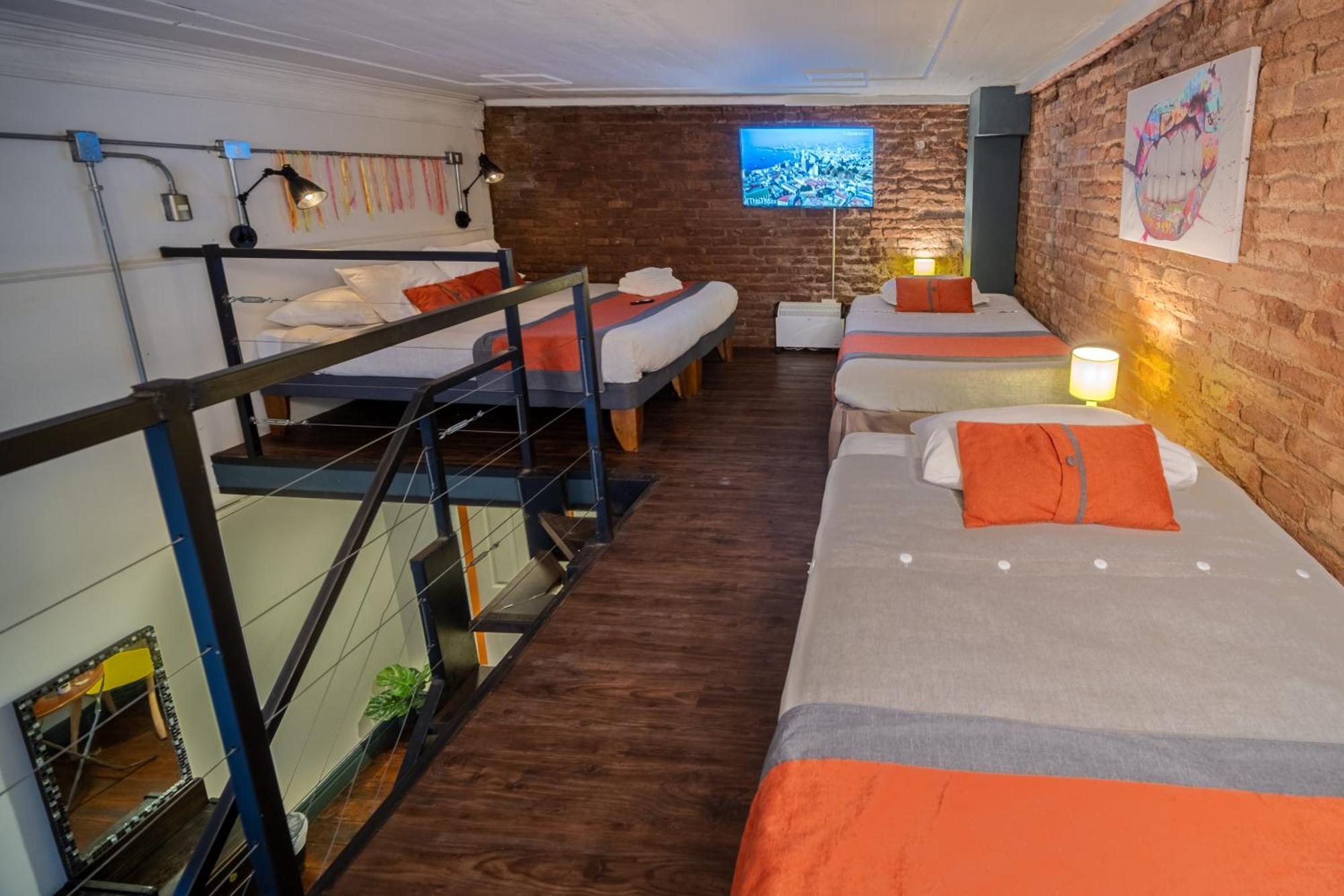 Maki Hostels & Suites 발파라이소 외부 사진